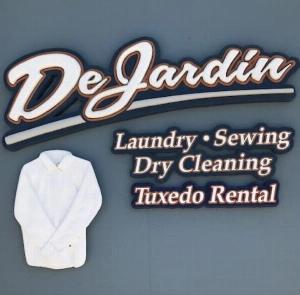 DeJardin Cleaners,LLC Logo